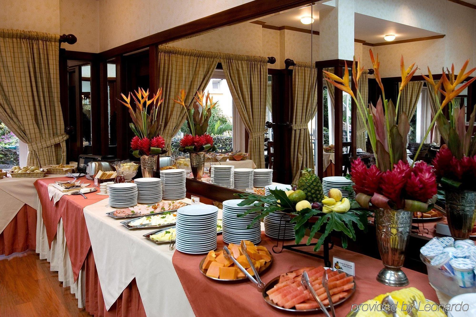 Apartotel&suites Del Rio Hotel