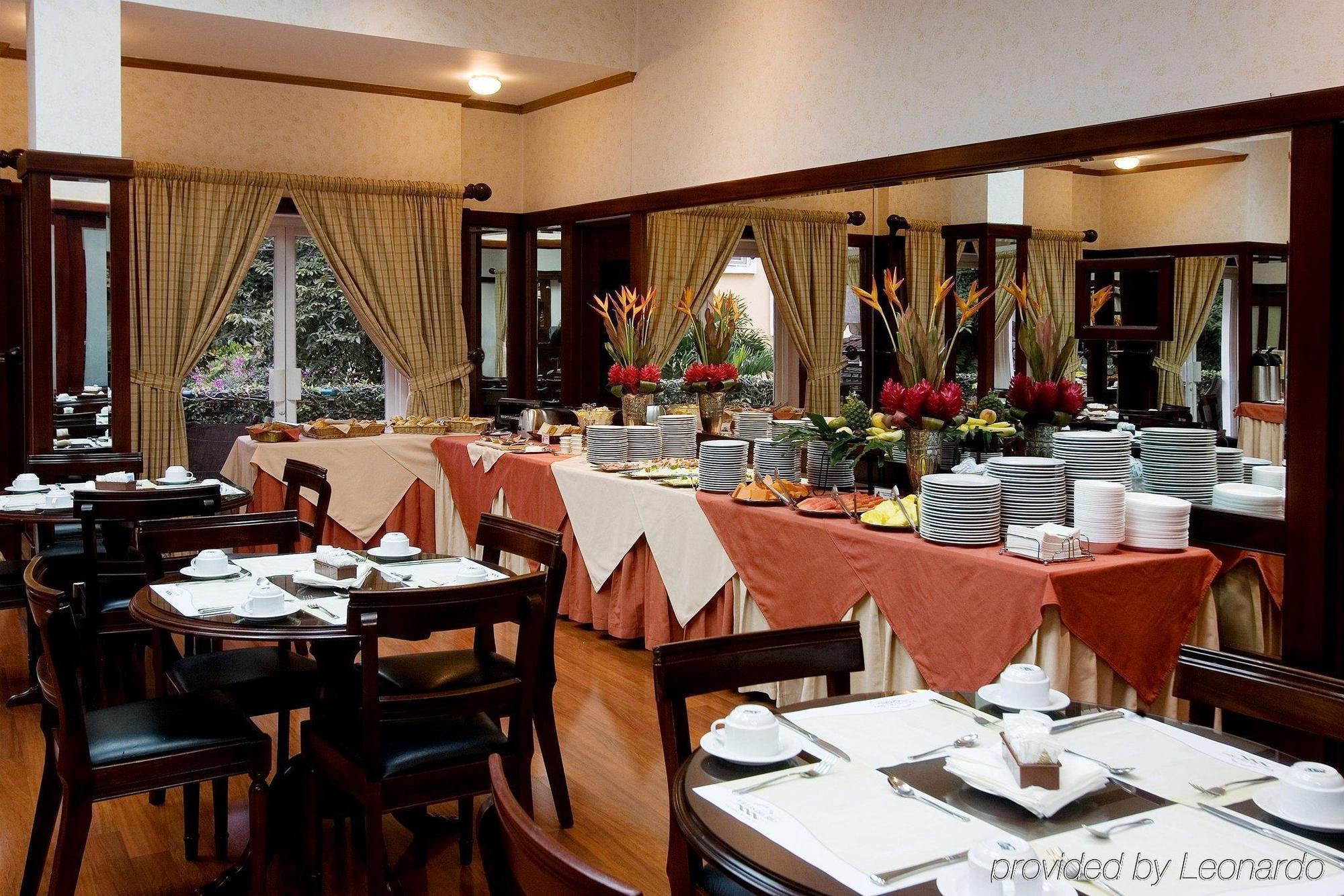 Apartotel&suites Del Rio Hotel San José