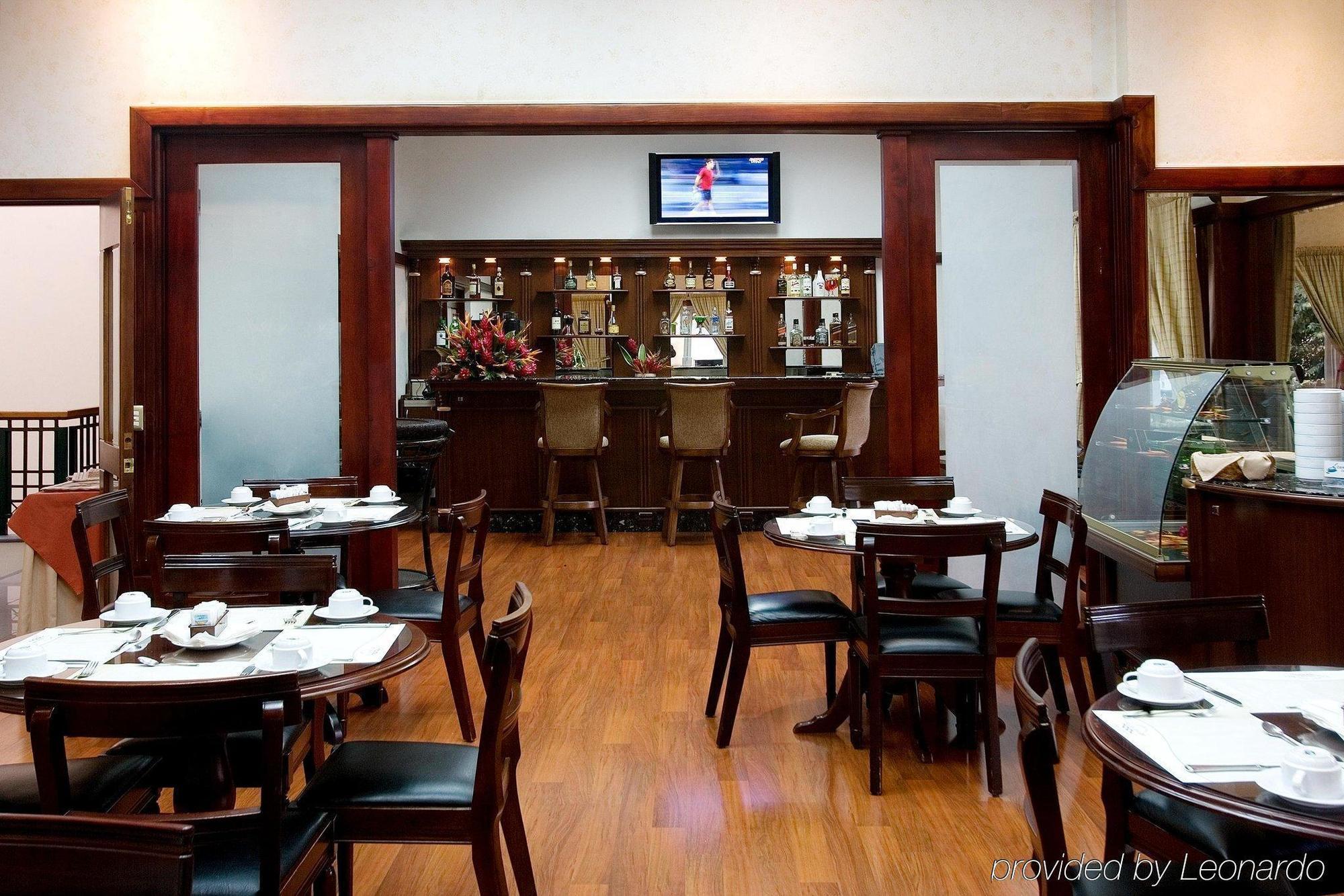Apartotel&suites Del Rio 4* San José