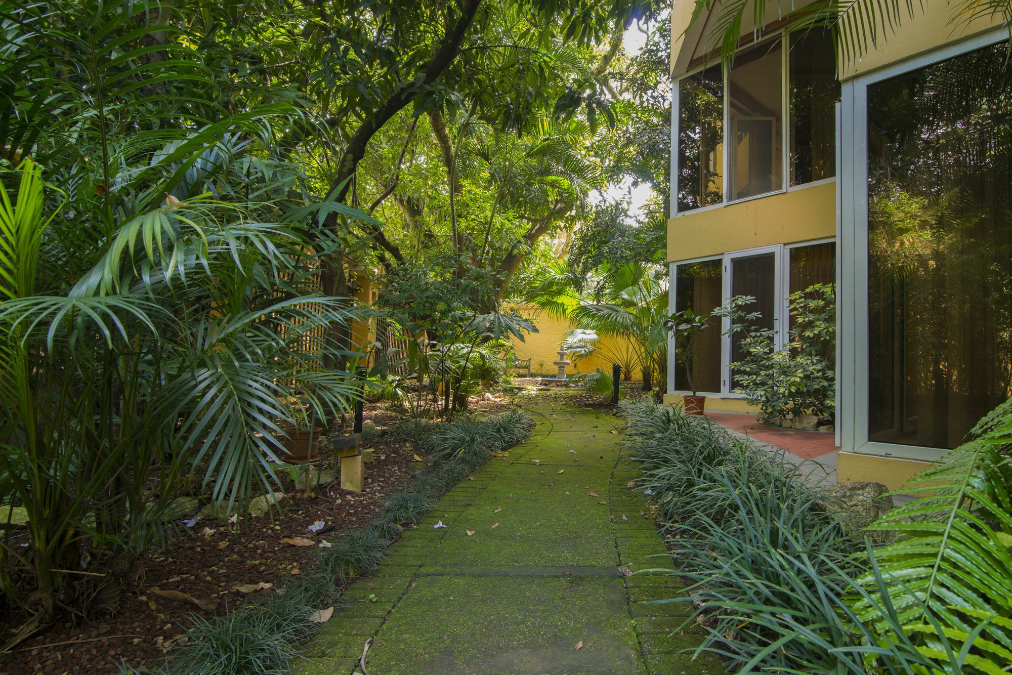 Apartotel&suites Del Rio Hotel